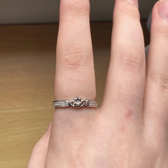 Sterling Silver Claddagh Ring - Picture 2 of 7